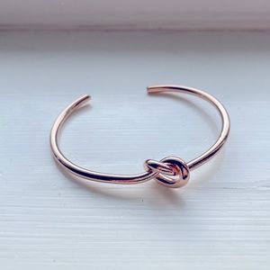 Rose gold knot bangle